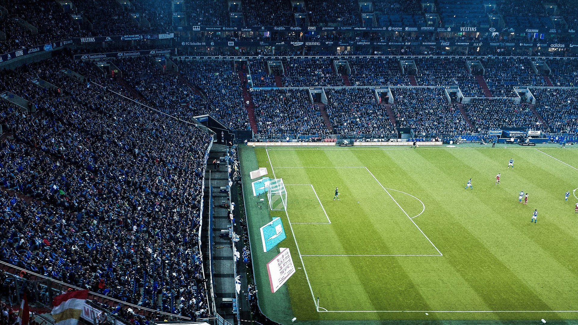 南特中后场联动保障防线完整性，南特主场